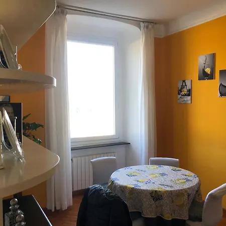 Finestra Su Apartment Genoa