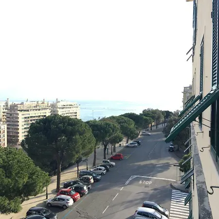 Lägenhet Finestra Su Genua